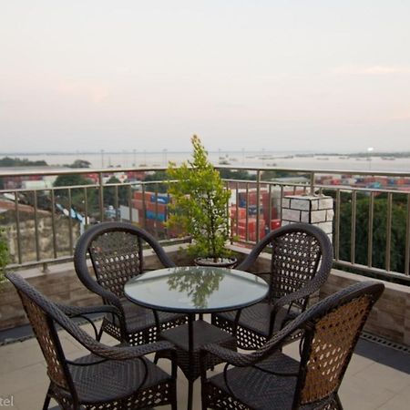 Millennium Hotel Yangon Ngoại thất bức ảnh
