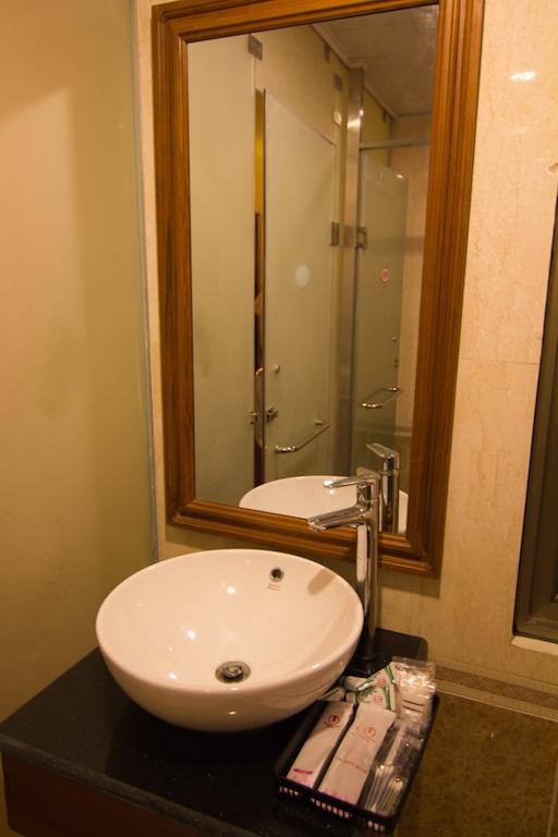 Millennium Hotel Yangon Ngoại thất bức ảnh