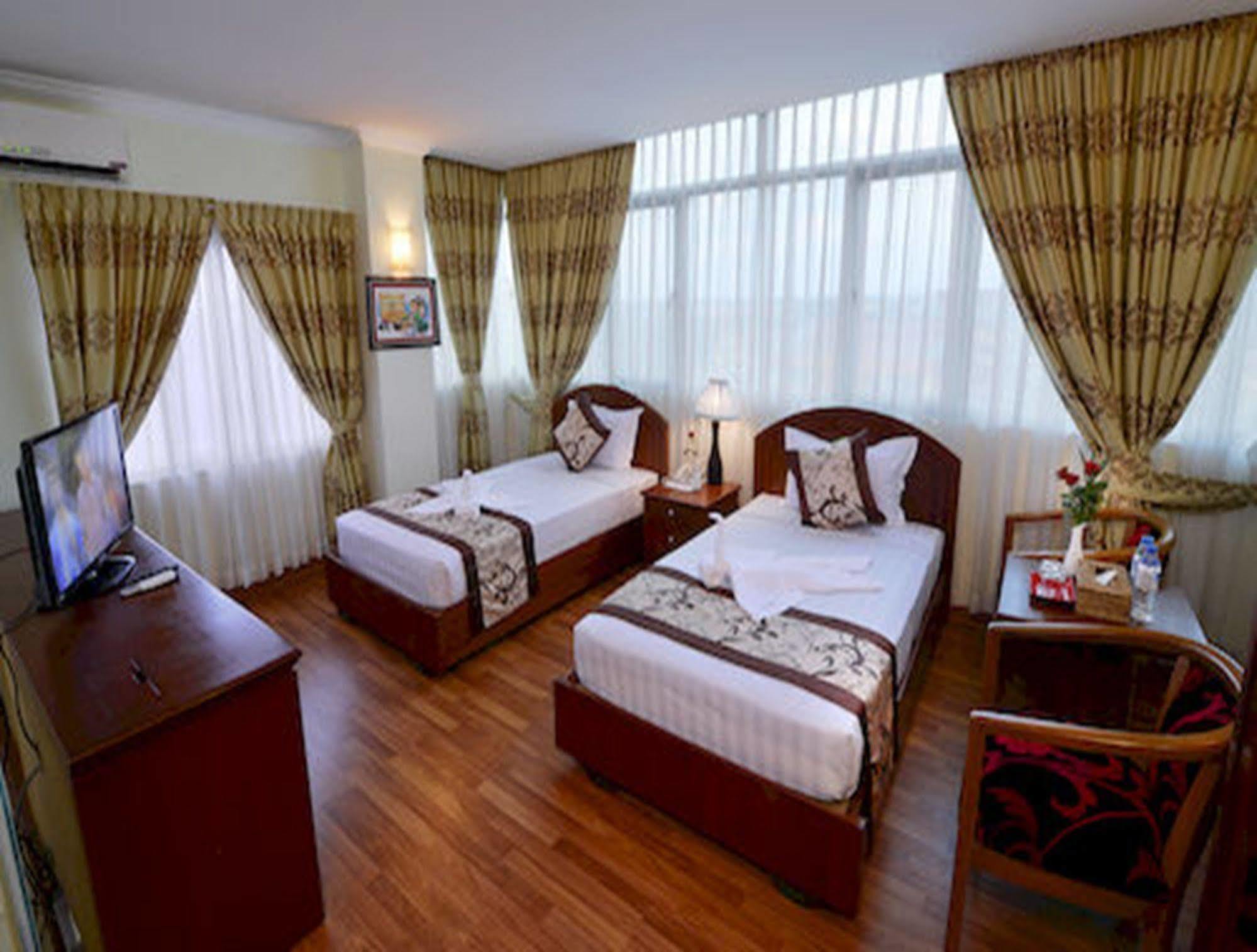 Millennium Hotel Yangon Ngoại thất bức ảnh